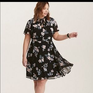 Torrid floral chiffon dress